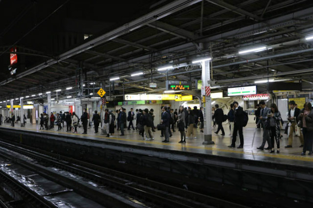 일본통일-지하철분위기.jpg